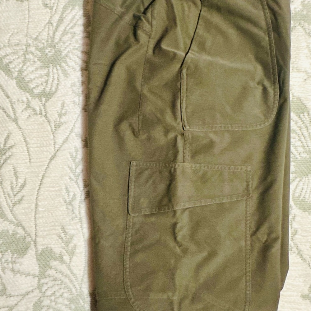 Lululemon Light Utilitech Cargo Pocket High-Rise Pant - Picture 5 of 8